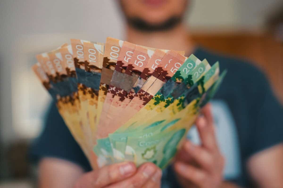 CRA Benefits: 4 Cash Payments Canadians Should Watch for This Month