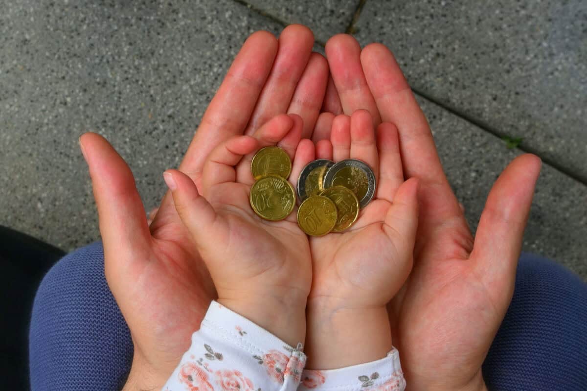 A Simple Way to Turn $25,000 in TFSA Savings Into Consistent Income